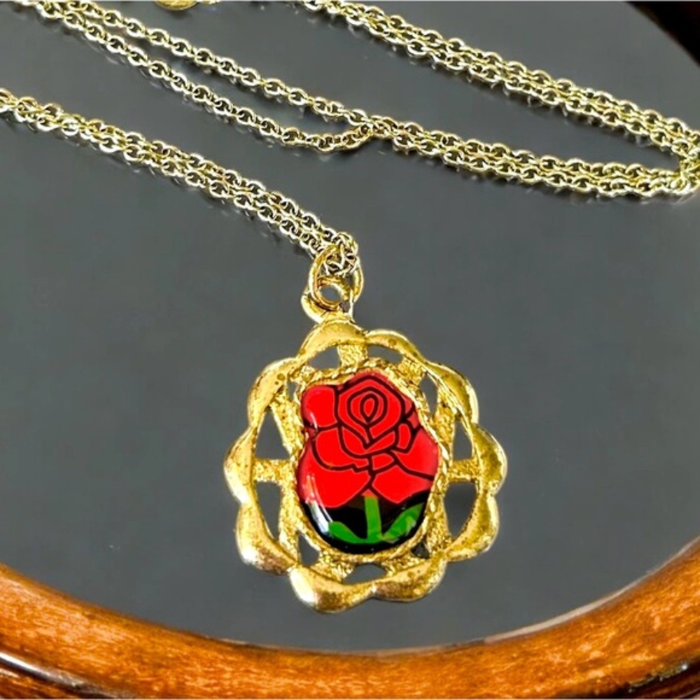 Vintage Gold Belle Rose Cameo Necklace